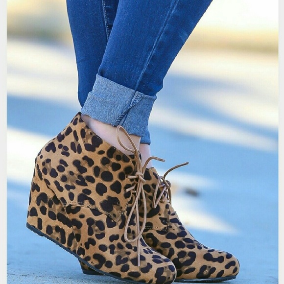 𝙇𝙖𝙨𝙩 5.5 & 6 🖤Leopard Suede Wedge Ankle Boot - Picture 6 of 8